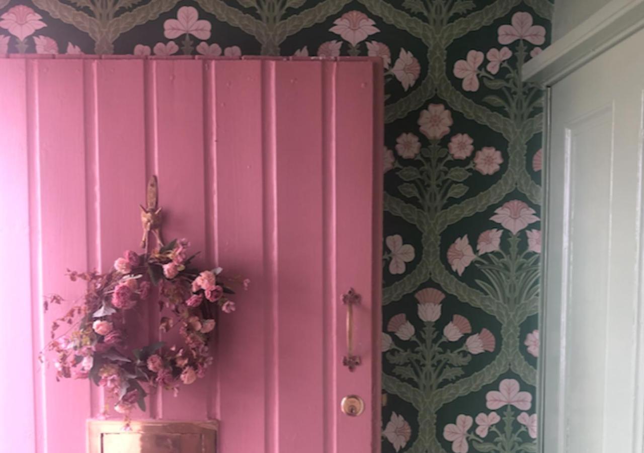 The Pink Cottage Upstairs Suite & Garden Summer Room Whitehead Eksteriør bilde
