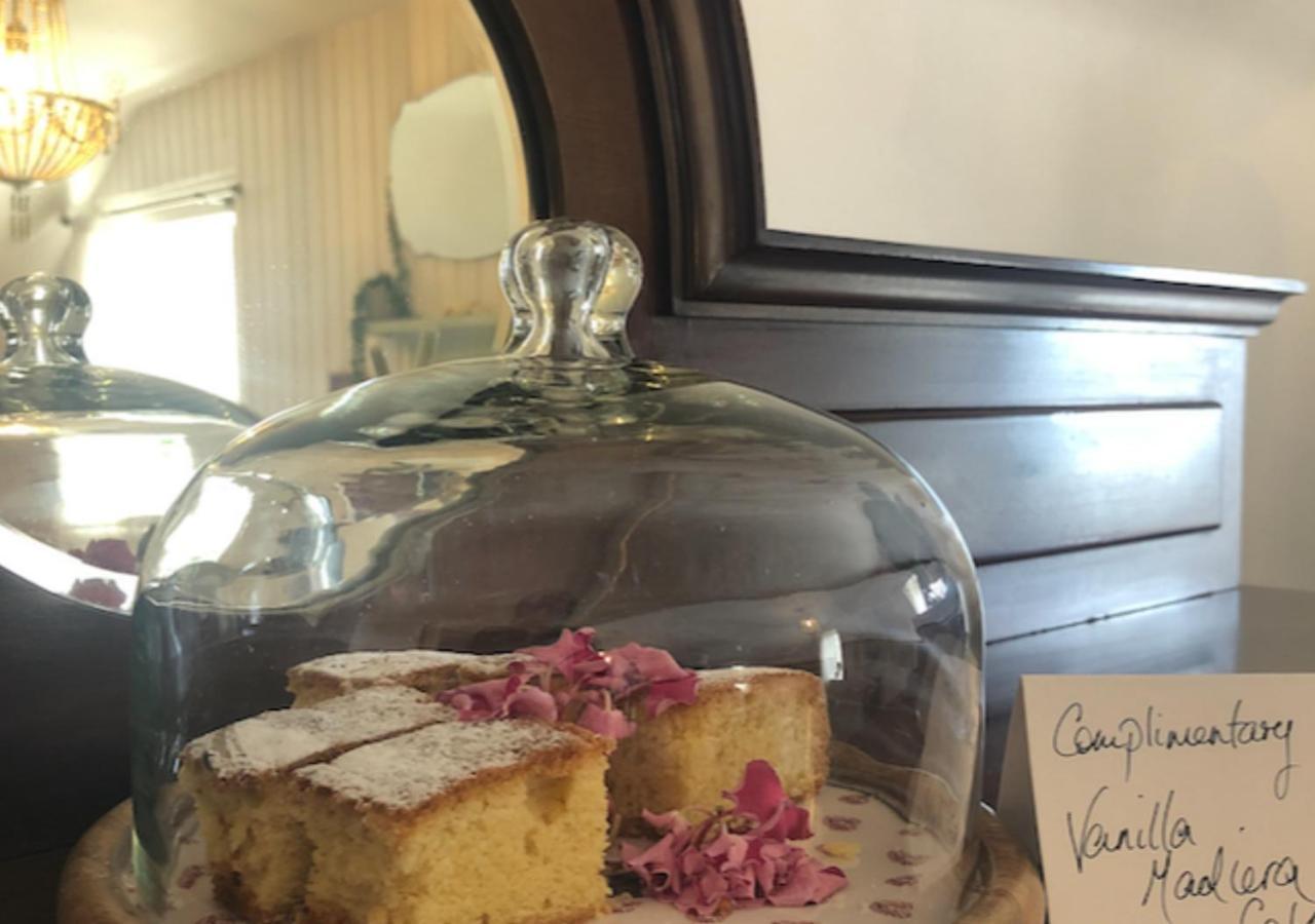 The Pink Cottage Upstairs Suite & Garden Summer Room Whitehead Eksteriør bilde