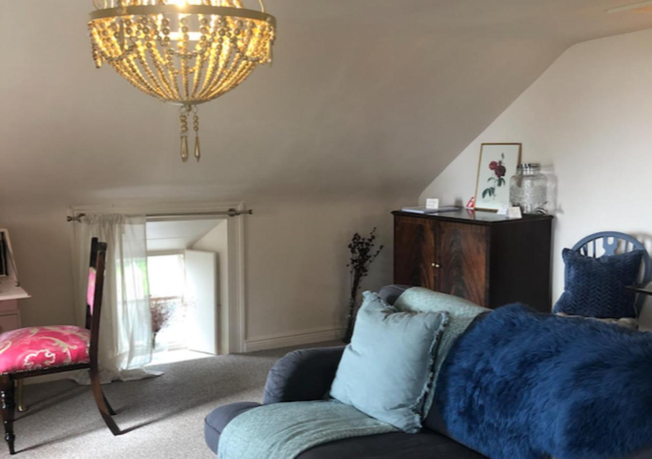 The Pink Cottage Upstairs Suite & Garden Summer Room Whitehead Eksteriør bilde
