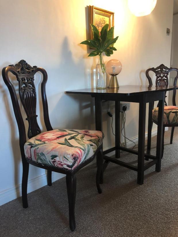 The Pink Cottage Upstairs Suite & Garden Summer Room Whitehead Eksteriør bilde