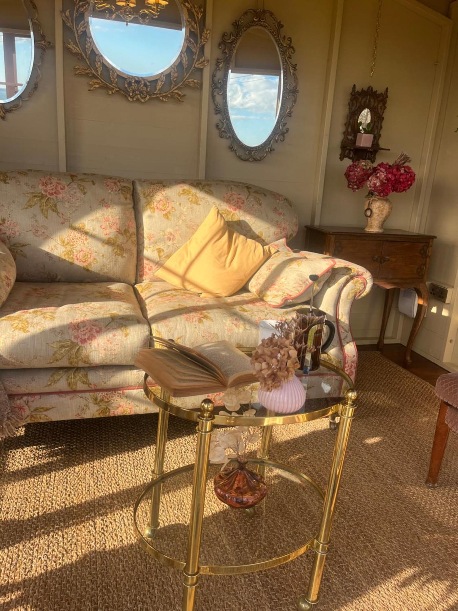 The Pink Cottage Upstairs Suite & Garden Summer Room Whitehead Eksteriør bilde