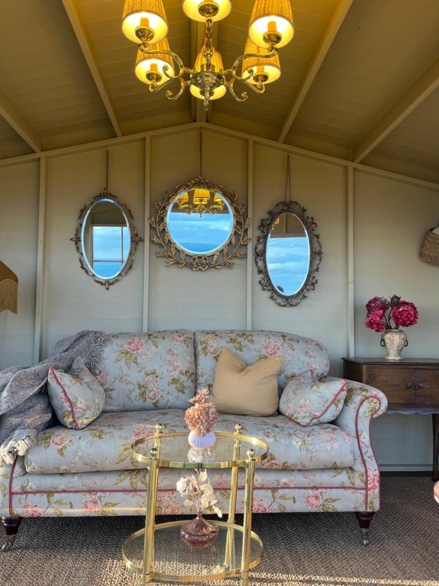 The Pink Cottage Upstairs Suite & Garden Summer Room Whitehead Eksteriør bilde