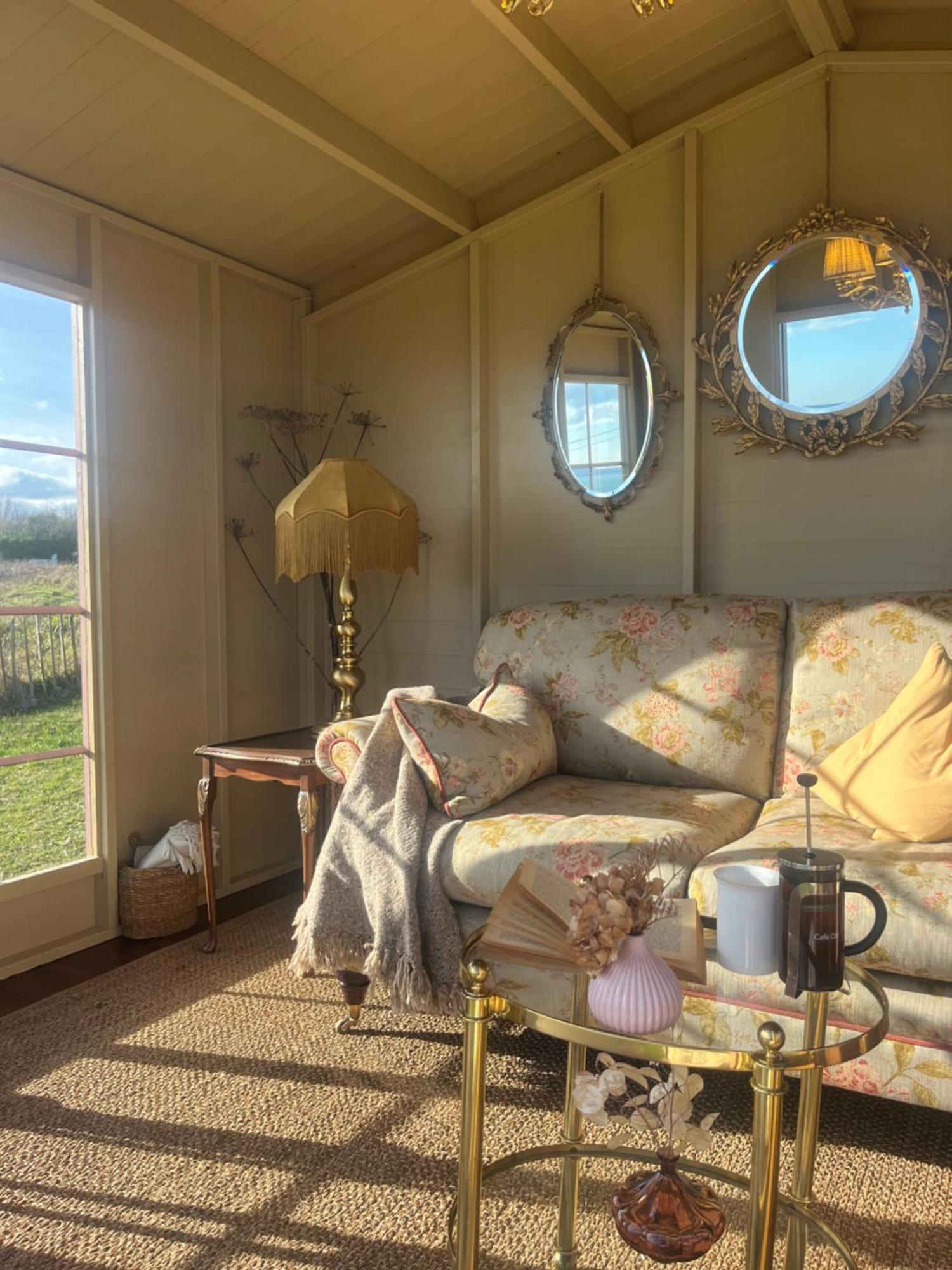 The Pink Cottage Upstairs Suite & Garden Summer Room Whitehead Eksteriør bilde
