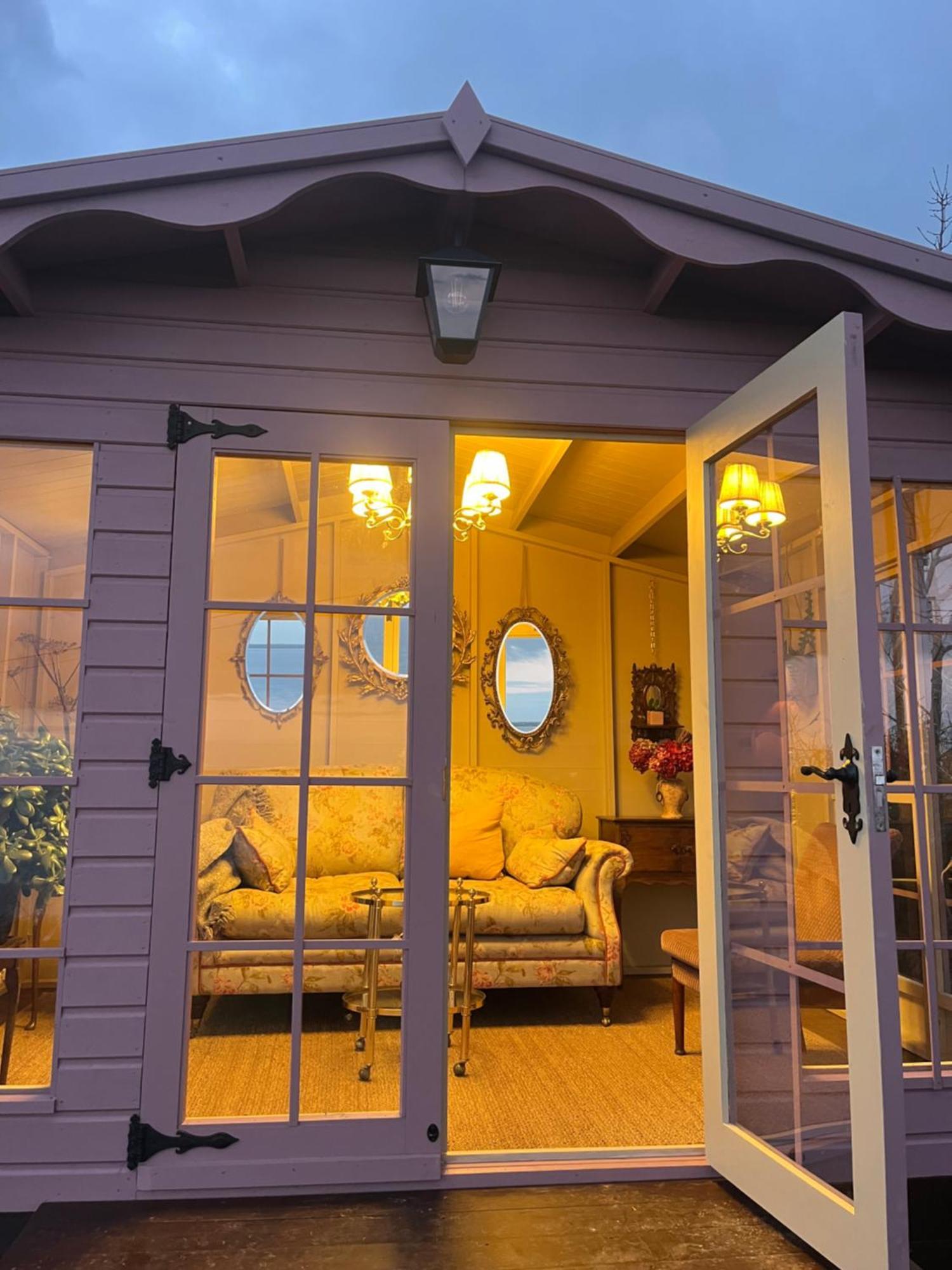 The Pink Cottage Upstairs Suite & Garden Summer Room Whitehead Eksteriør bilde