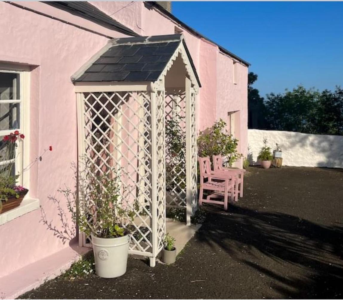 The Pink Cottage Upstairs Suite & Garden Summer Room Whitehead Eksteriør bilde